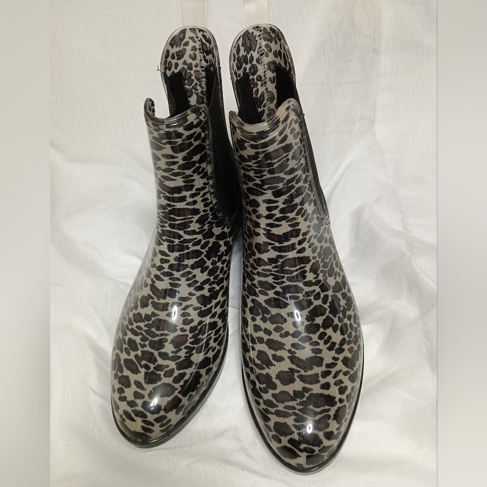 Seven7 Dover Leopard Print Rain Ankle boots Booties Size 11